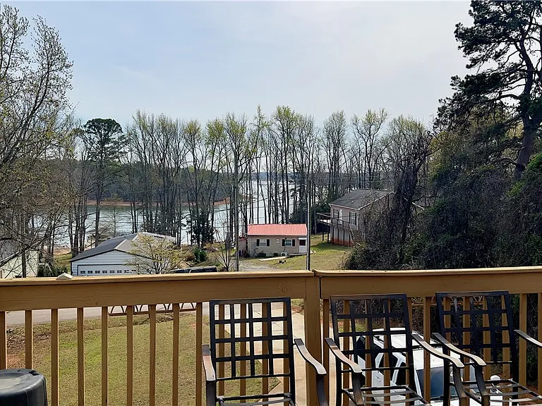 160 Hudgins Lake Rd — Photo 3