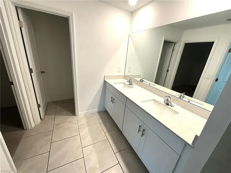 12245 Savanna Lakes Blvd — Photo 3