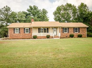 100 Claxton Dr, Kernersville, NC 27284