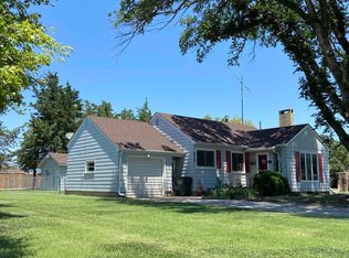 414 Beverly Dr, Ellinwood, KS 67526
