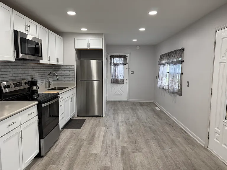 10 Burton Ave — Photo 4