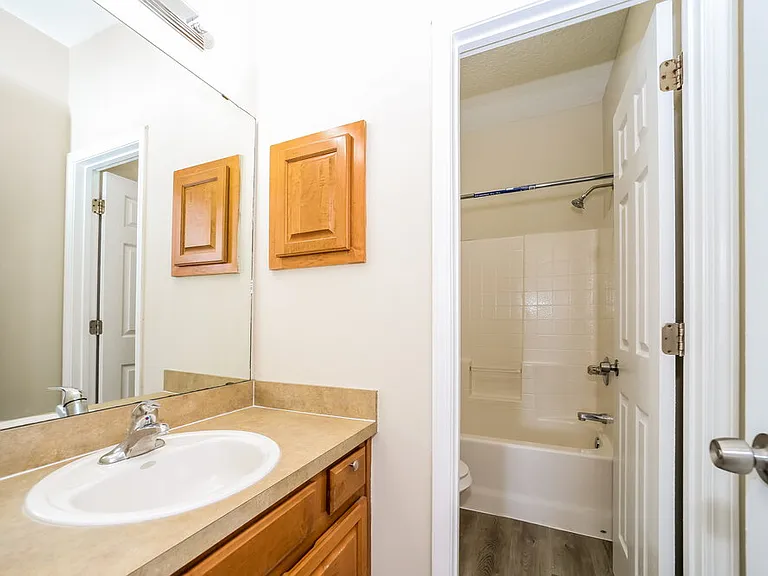 731 E Red House Branch Rd — Photo 15