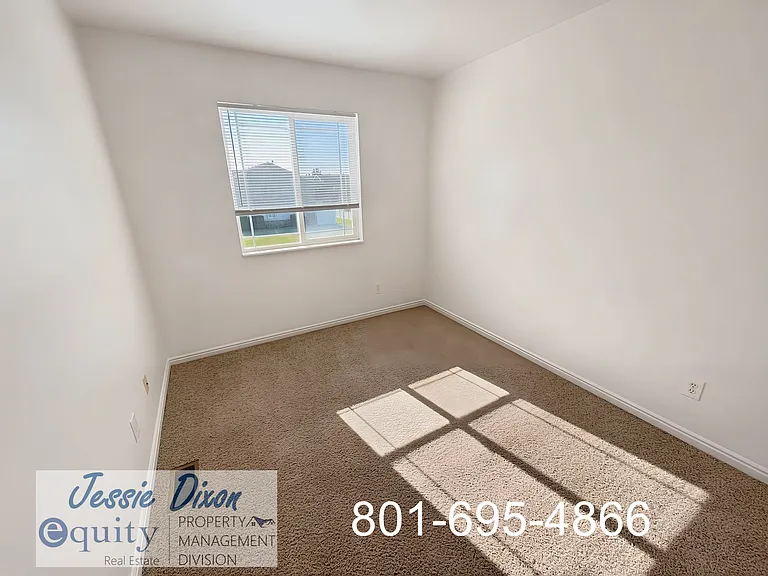 2359 N 275 E — Photo 12