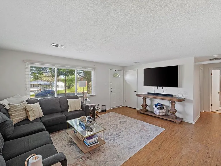 2513 Welbeck Rd — Photo 6