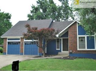 3585 NE Chapel Dr, Lees Summit, MO 64064