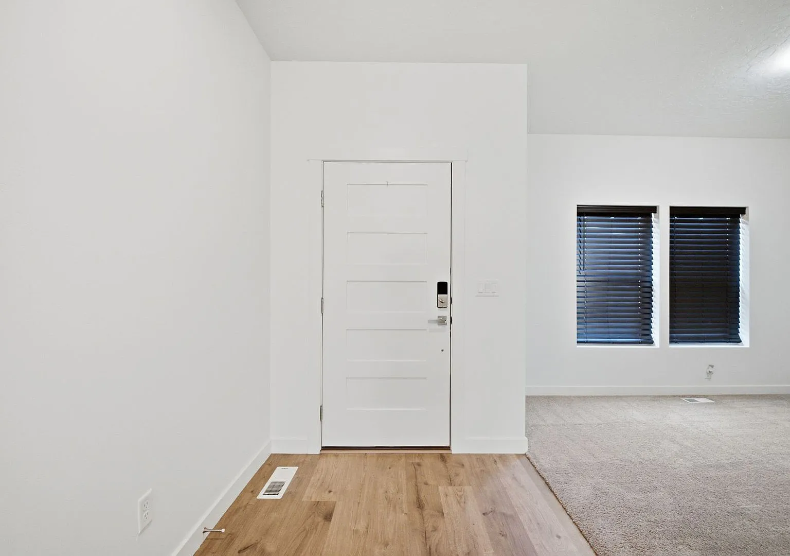 Modern 2022 Kaysville Rambler with 3 Bedrooms — Photo 4