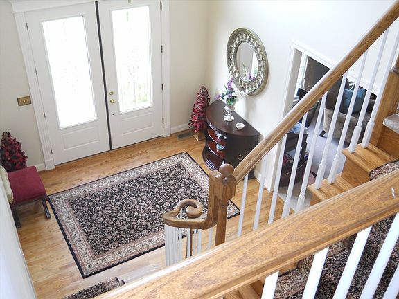 2.5 Story Foyer