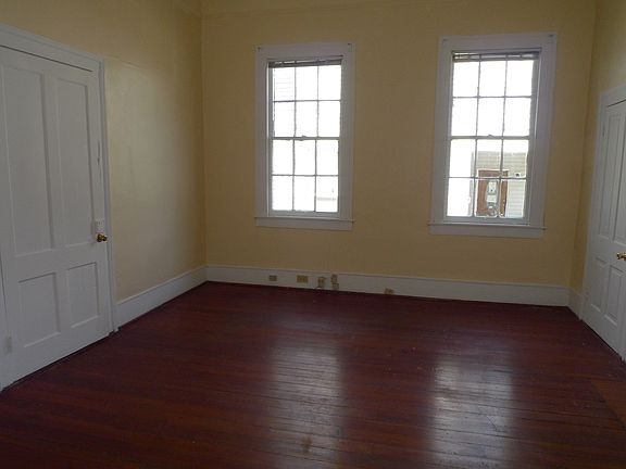 3rd image of 1583 Amelia St