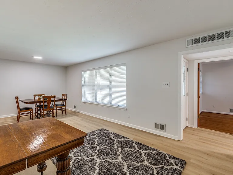 401 Daisy Dr — Photo 23