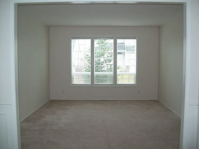 12556 NW Brimpton Ct — Photo 8