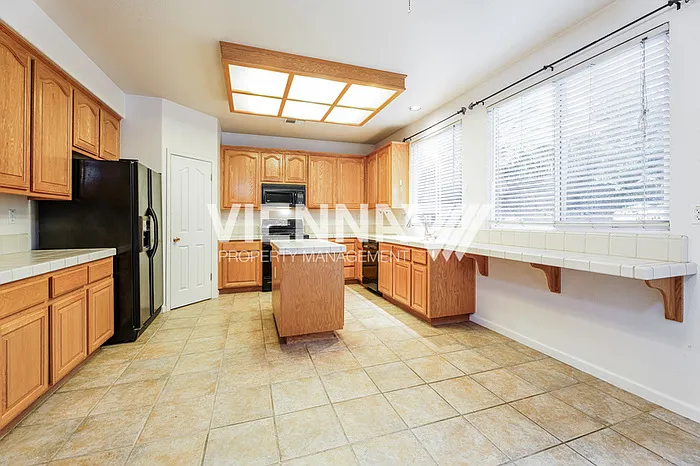 4521 Pheasant Ln — Photo 6