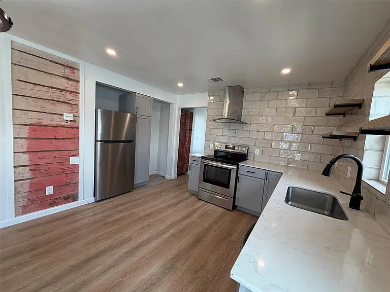 1209 Pine St — Photo 8