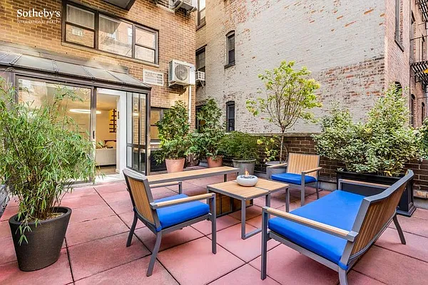 Sold by Sotheby's International Realty | media 2