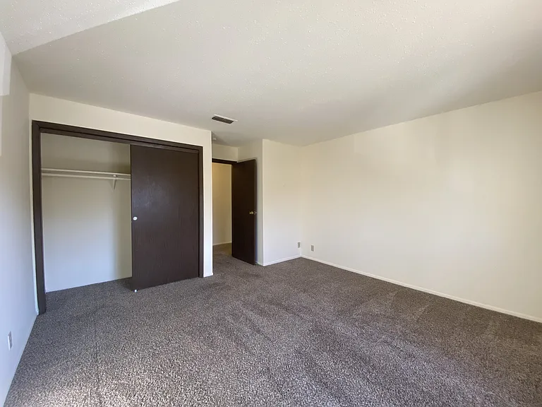 Kimberly Club Apartments — Photo 154