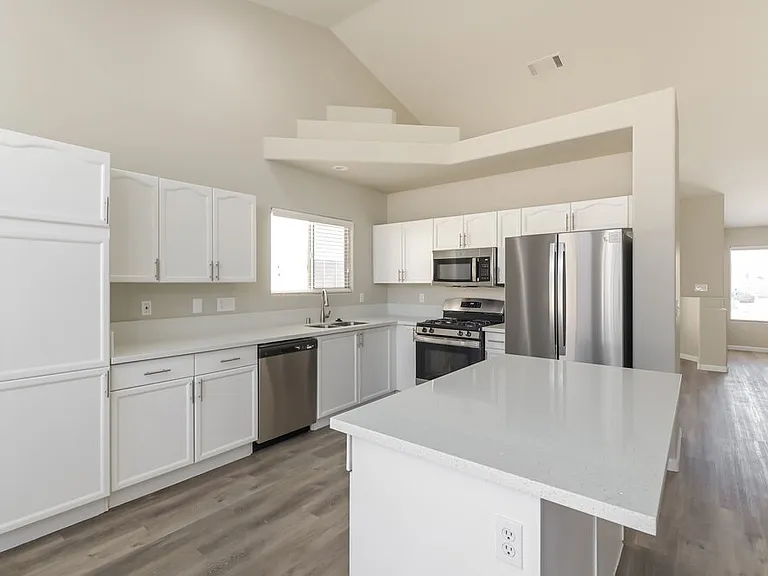 6180 Bruma Ave — Photo 8