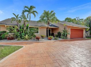 10030 SW 8th St, Pembroke Pines, FL 33025