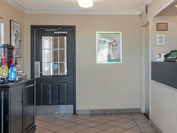 Lobby and Guest Check-in