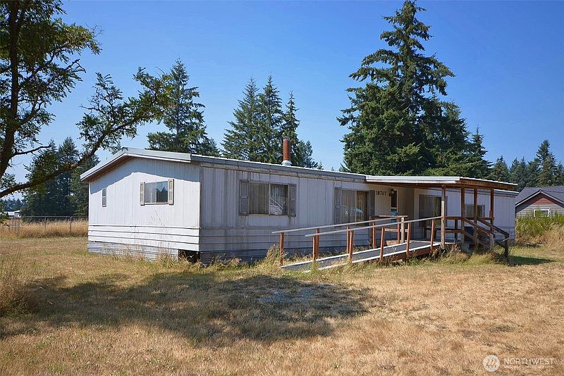 2nd image of 18707 Elderberry Street SW