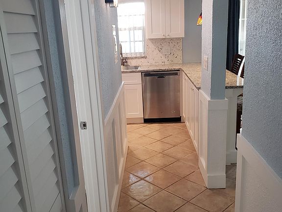 5th image of 380 N Bayshore Blvd APT 105