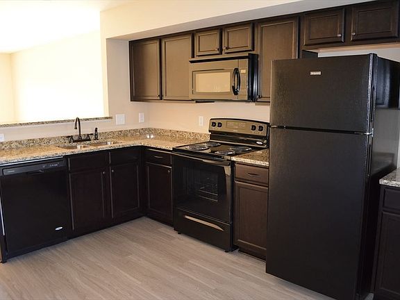 3rd image of 2264 McCormick Ln Unit C