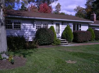 54 Thimble Farms Rd, Branford, CT 06405