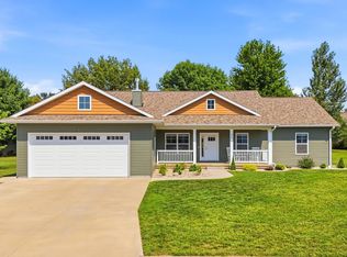 206 Laci Dru Dr, Mediapolis, IA 52637