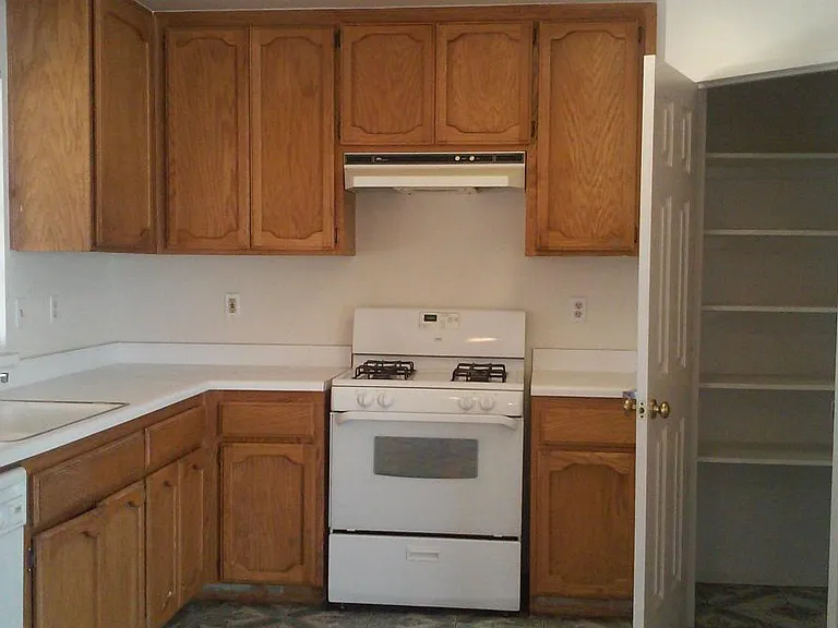 8461 Ironwood Ave — Photo 4