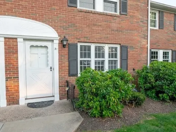 31 Brandywine Ln, Suffield, CT 06078