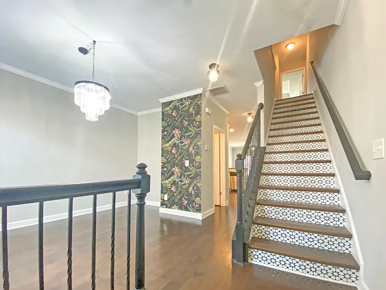 1197 Lavista Cir NE — Photo 2