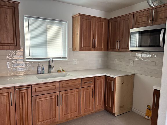 3rd image of 8216 Alder Ave #3