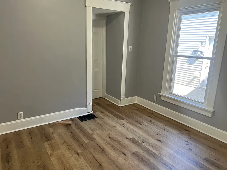 1305 S Belmont Ave — Photo 12