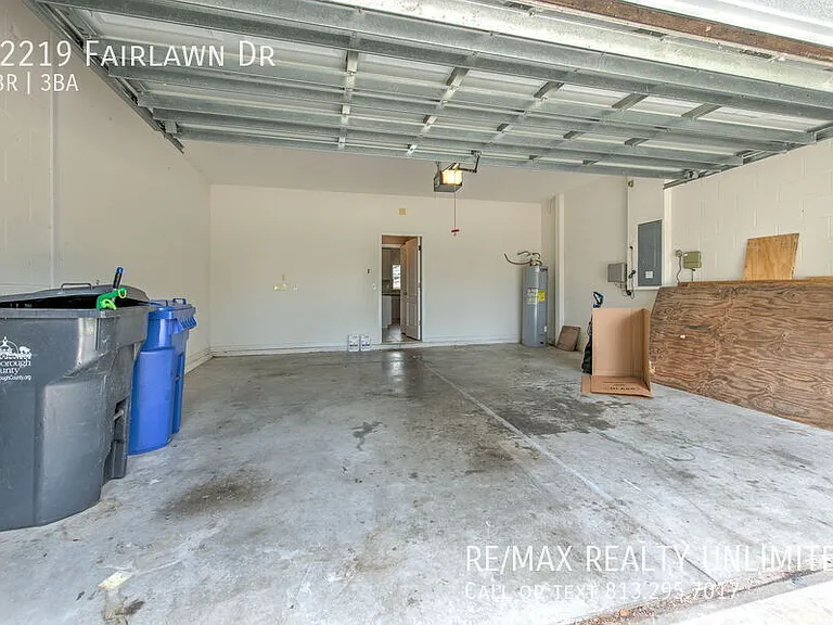12219 Fairlawn Dr — Photo 37