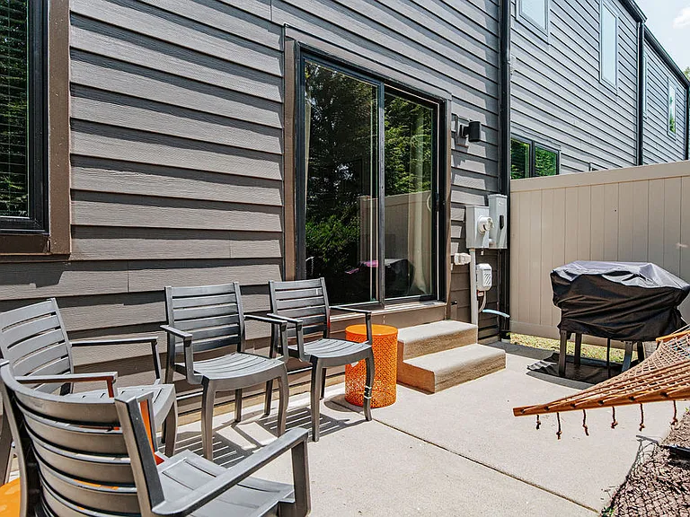 115 Penick Ct — Photo 3