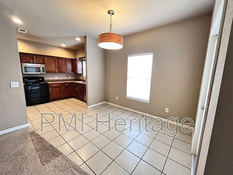 3200 SW Windrift Ave #1 — Photo 6