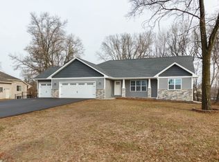 2290 Burton Ave, Kronenwetter, WI 54455