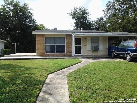 2nd image of 814 Kopplow Pl