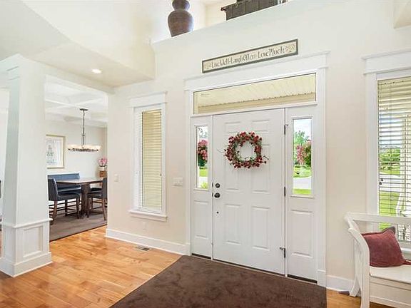 3rd image of 3957 Bushwood Dr
