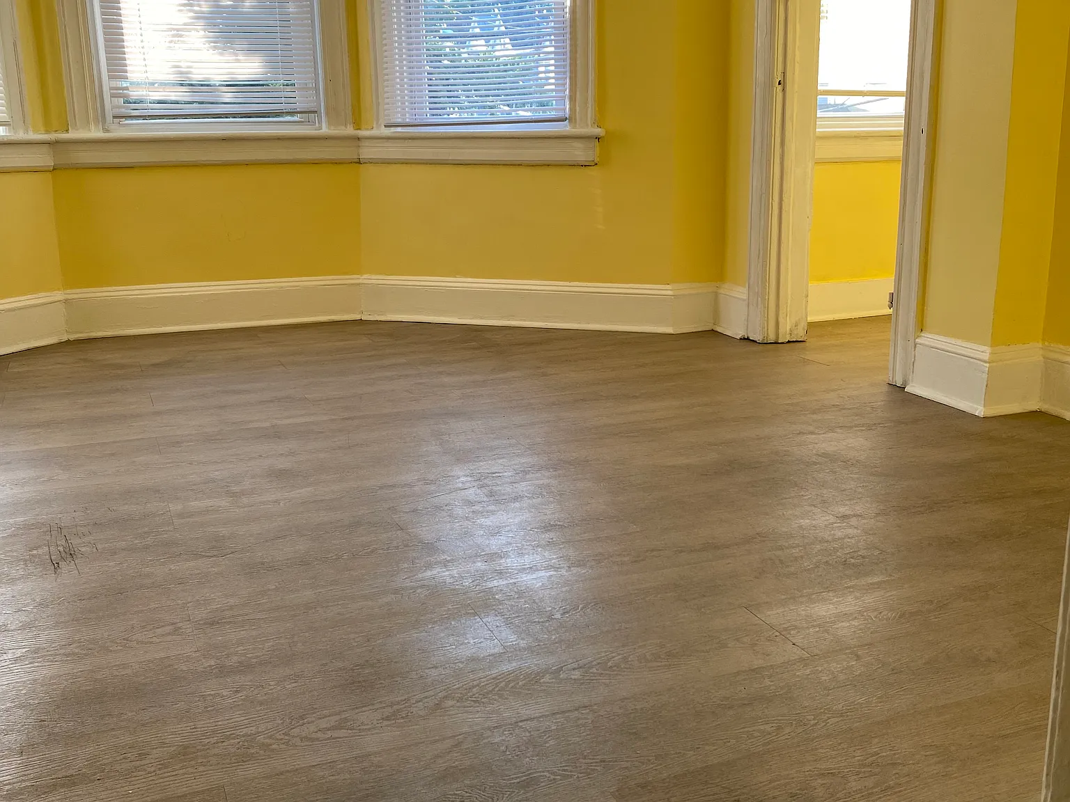 2 bed, 610 sqft, $2,100 — Photo 2