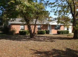 405 Carr Cir, Headland, AL 36345