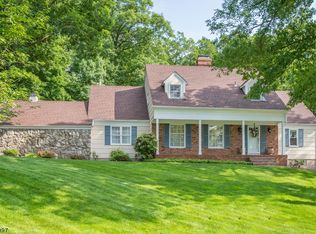 8 Robin Hill Rd, North Caldwell, NJ 07006