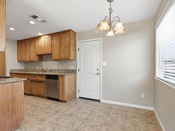 4th image of 351 Sequoia Way