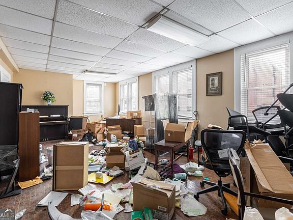 4th image of 669 Dill Ave SW