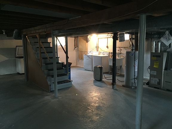 3rd image of 64 Henderson St
