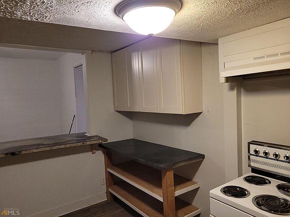 4th image of 1765 Yellow St NW