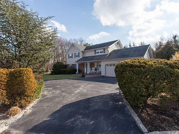 3rd image of 5 Soundview Dr