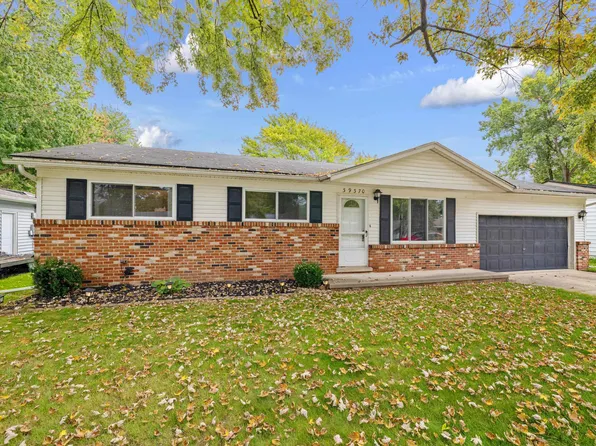 39370 Long St, Harrison Township, MI 48045