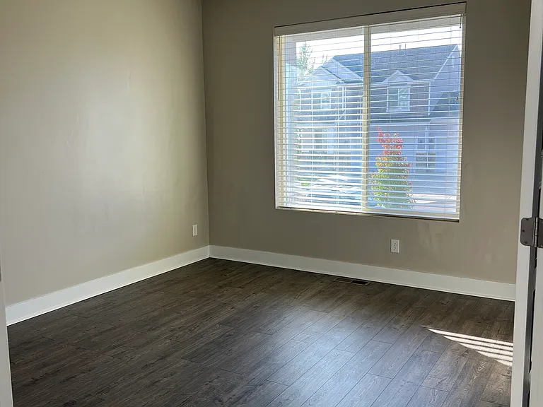 842 W Horizon Dr — Photo 2