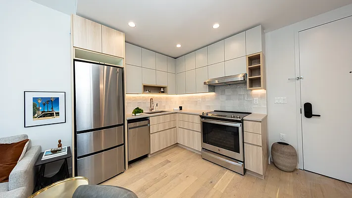 Rented by Nooklyn NYC LLC | media 32