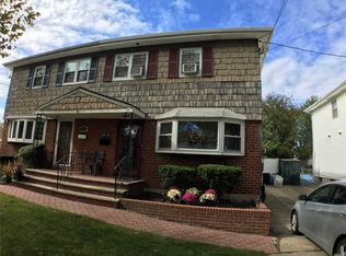 14720 Weller Ln, Rosedale, NY 11422