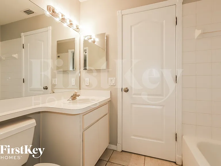 1216 Timber Trace Dr — Photo 12